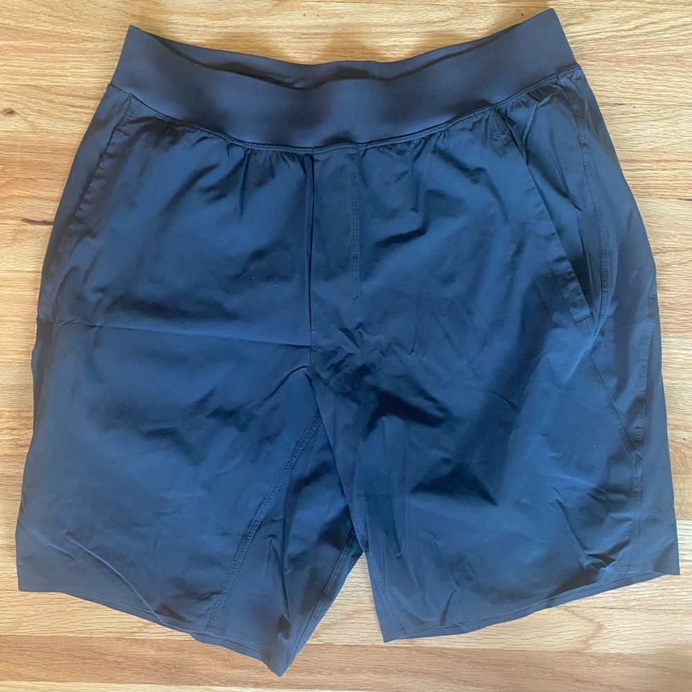 Lululemon In Mind Short 9” Size Medium